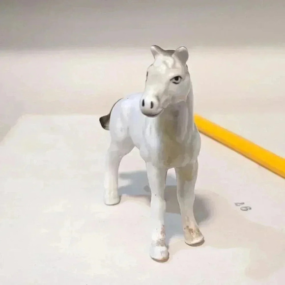 White Horse figurine - Picture 4 of 4